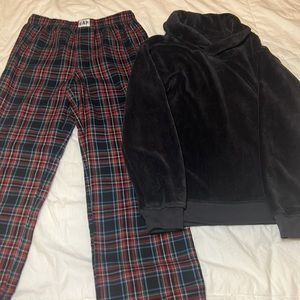 Gap Kids Pajama Sweatshirt & Flannel Pants
